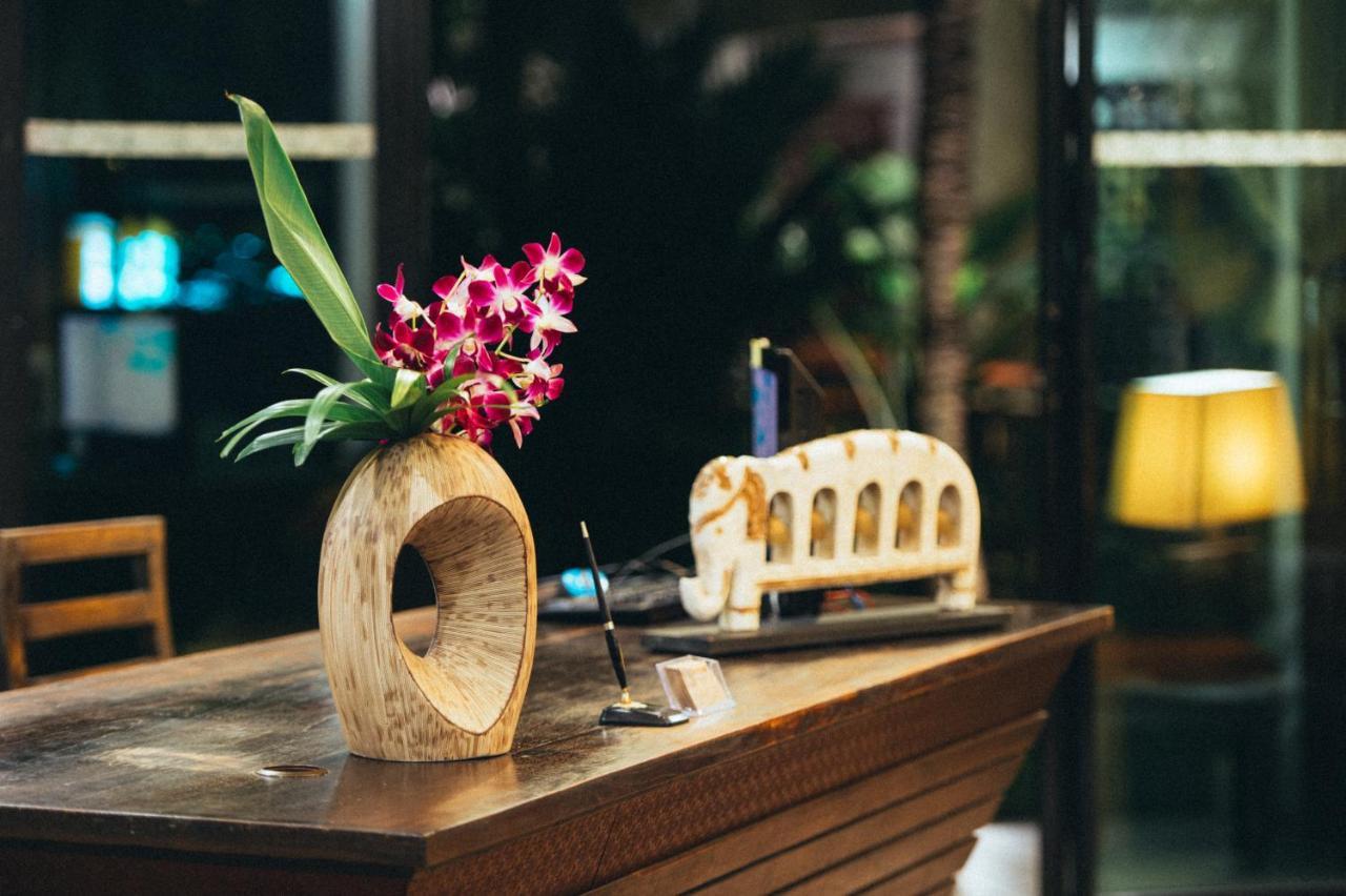 Navatara Phuket Resort Rawai Екстер'єр фото